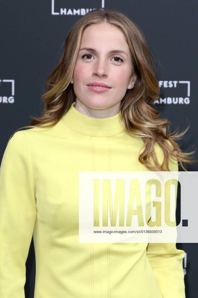 Paula Kalenberg bei der Premiere des Netfix TV-Films Du Sie Er & Wir auf dem 29. Filmfest Hamburg 2020 im Cinemaxx Dammor. Hamburg