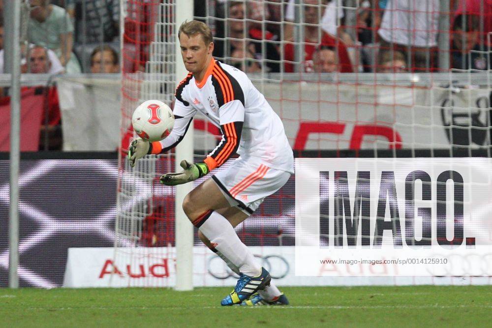 Torwartaktion von Manuel NEUER 1 (FC Bayern München) EP_ckt