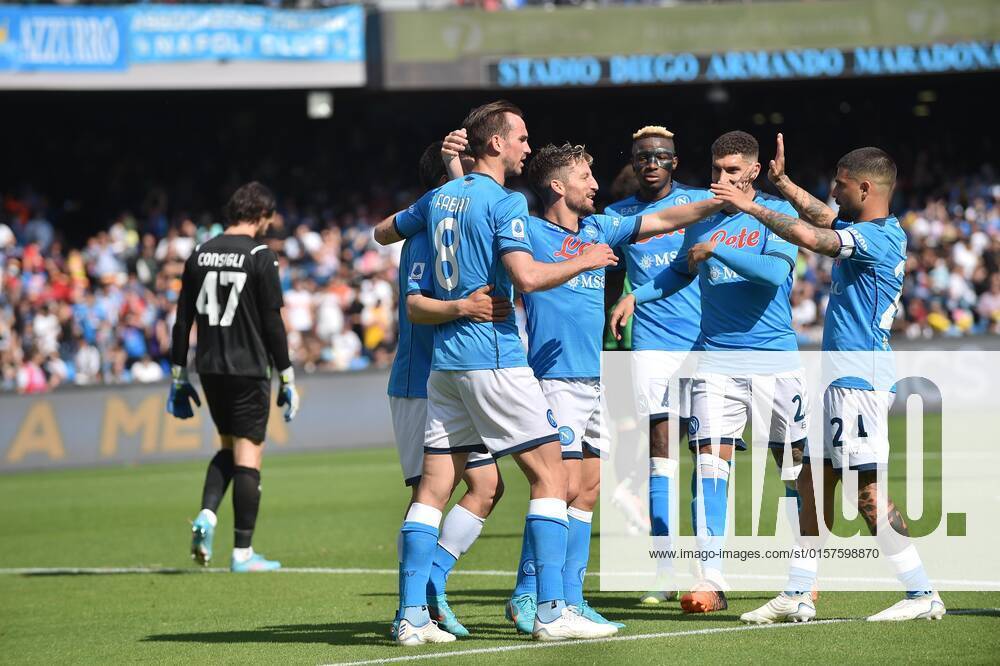 Foto IPP Felice De Martino Napoli 30 04 2022 Calcio Campionato italiano serie A 2021-2022 Napoli - Sassuolo Nella foto: Dries Mertens dopo il gol Italy Photo Press World Copyright