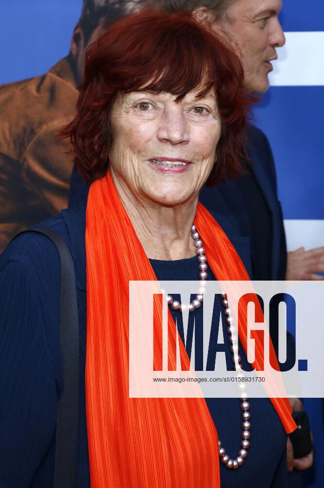 Regina Ziegler bei der Premiere des Kinofilms Stasikomödie im Delphi Filmpalast am Zoo. Berlin