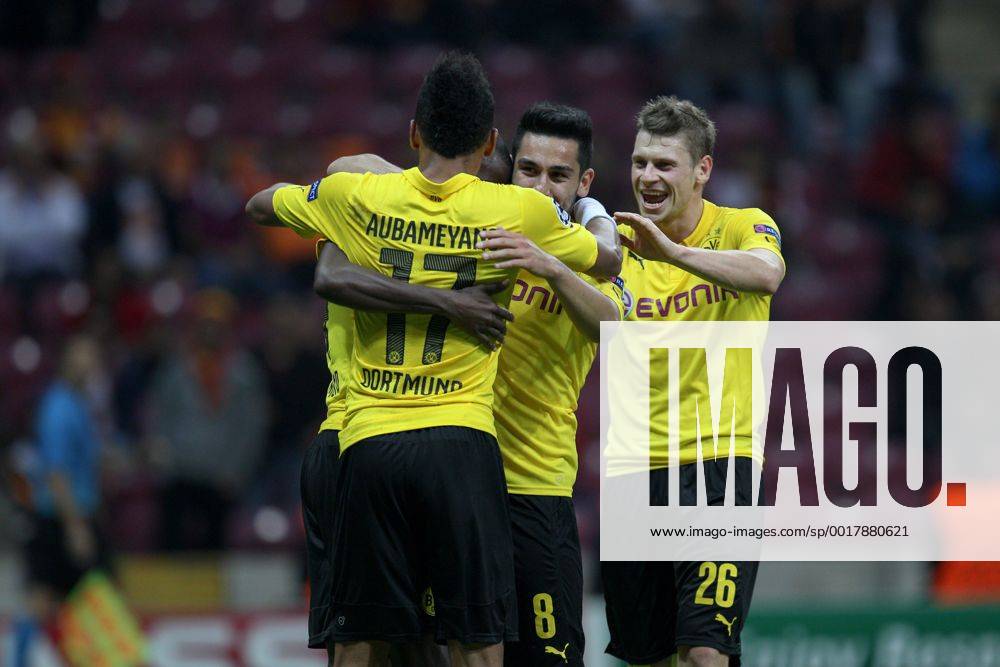 Die Mannschaft freut sich ueber das Tor von Adrian Ramos 20 (Borussia Dortmund) Galatasaray Istanbul vs. Borussia Dortmund, Fussball, Champions League, 22.10.2014, EP_CKT