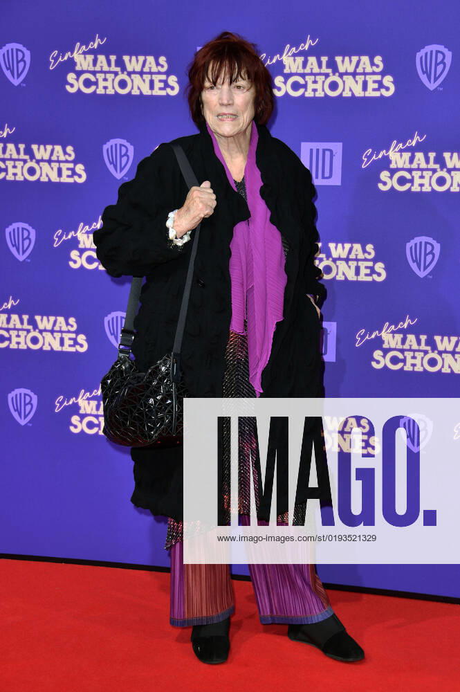 Regina Ziegler bei der Premiere des Kinofilms Einfach mal was Schönes im Zoo Palast. Berlin