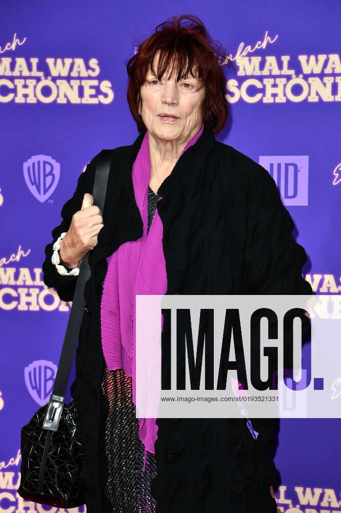 Regina Ziegler bei der Premiere des Kinofilms Einfach mal was Schönes im Zoo Palast. Berlin