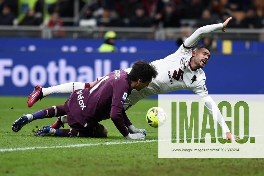 Foto IPP Paolo Bona Milano 10 02 2023 Campionato Serie A di Calcio stagione 2022 2023 Milan-Torino Nella foto Ciprian Tatarusanu e Antonio Sanabria Italy Photo Press Worldwide Copyright
