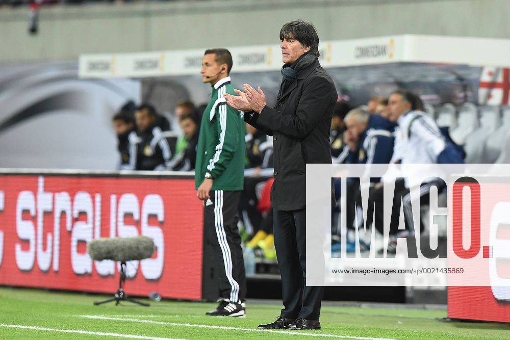 Fußball Länderspiel Deutschland - Georgien am 11.10.2015 in der Red Bull Arena in Leipzig Joachim Löw ( Bundestrainer ) xRx
