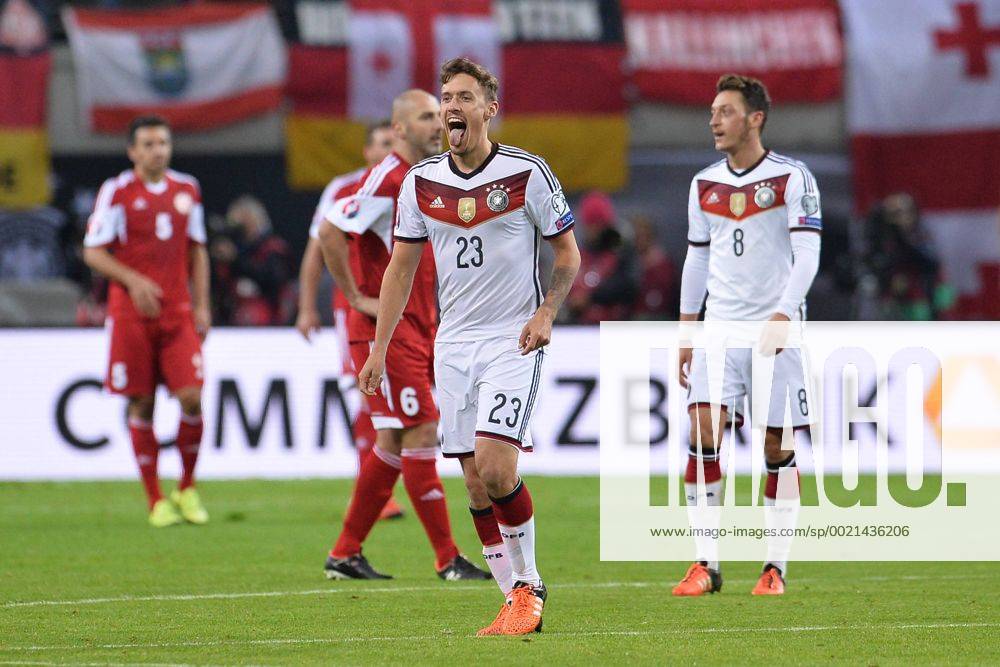 Fußball EM-Qualifikation Deutschland - Georgien am 11.10.2015 in der Red Bull Arena in Leipzig Torjubel zum 2:1 durch Max Kruse ( Deutschland )