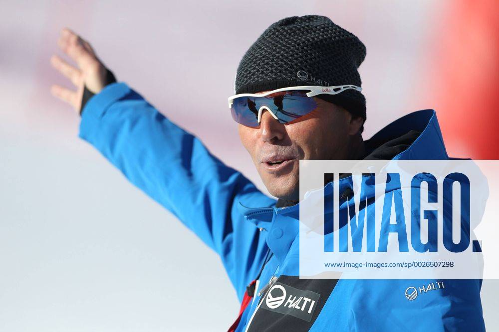 ALPINE SKIING - FIS WC Val D Isere VAL D ISERE,FRANCE,10.DEC.16 - ALPINE SKIING - FIS World Cup, giant slalom, men. Image shows race director Markus Waldner (FIS). GEPAxpictures xMathiasxMandl