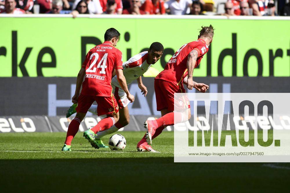 Fußball 2. Liga 28. Spieltag Fortuna Düsseldorf - 1. FC Union Berlin am 09.04.2017 in der Esprit-Arena in Düsseldorf Kevin Akpoguma (Duesseldorf 6), gegen Steven Skrzybski (Union Berlin 24), und Emanuel Pogatetz (Union Berlin 3), WD