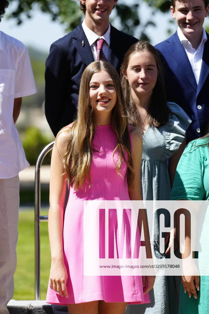 Madrid Princess Leonor and Princess Sofia and Queen Letizia and King Felipe during a meeting with the board of the Spanish committee of the United World College foundation, sponsors of the scholarships for students, at La Zarzuela palace in Madrid. No Spain