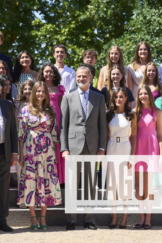 Madrid Princess Leonor and Princess Sofia and Queen Letizia and King Felipe during a meeting with the board and students of the Spanish committee of the United World College foundation, sponsors of the scholarships for students, at La Zarzuela palace in Madrid. No Spain Â