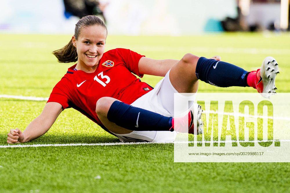 Guro Reiten of Norway celebrates after scoring 3-0 during the FIFA Women s World Cup Qualifier match between Norway and Slovakia on September 19, 2017 in Sarpsborg. Photo: Fredrik Varfjell BILDBYRAN kod FV 150013