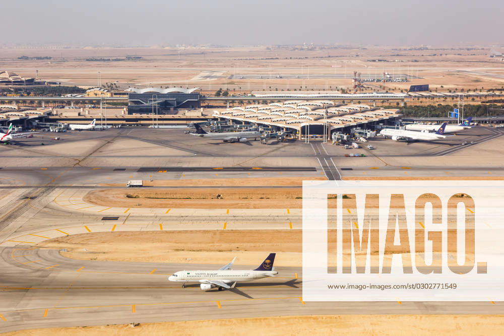 Luftbild des Flughafen Riad International Airport in Saudi-Arabien Riad, Saudi-Arabien - 15. Februar 2023: Luftbild des Flughafen Riad International Airport in Riad, Saudi-Arabien.