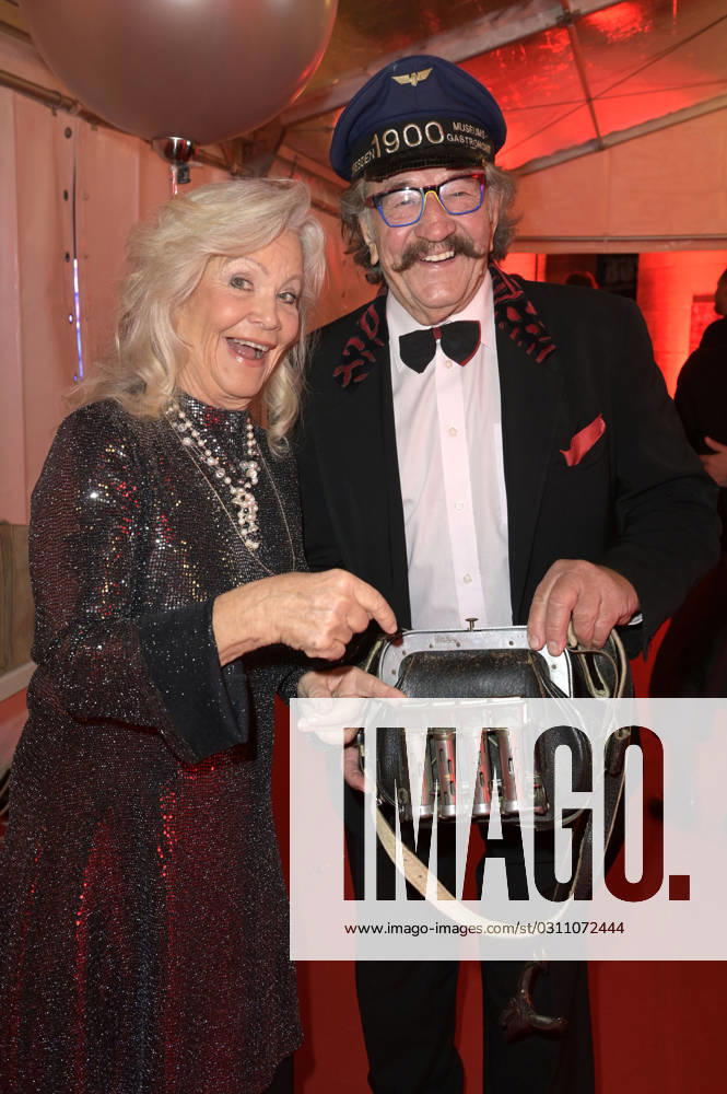 Dorit Gäbler mit Ehemann Karl-Heinz Bellmann bei der 15. Hope Gala 2023 im Schauspielhaus. Dresden