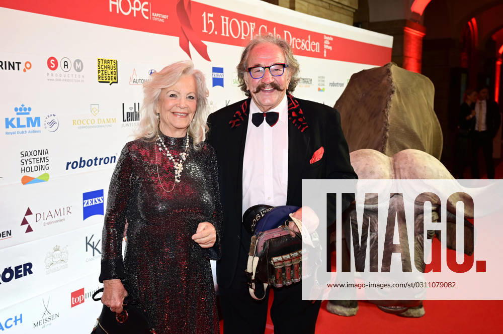 Dorit Gäbler mit Ehemann Karl-Heinz Bellmann bei der 15. Hope Gala 2023 im Schauspielhaus. Dresden