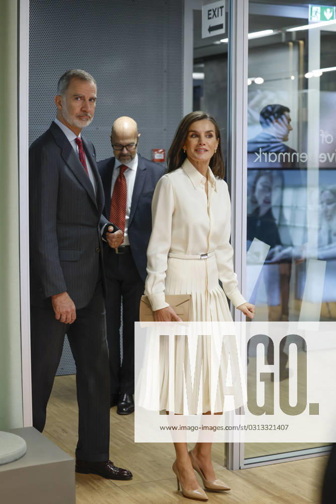 Spain s King Felipe VI (L) and Queen Letizia (R) arrive to the Danish Architecture Center (DAC) in Copenhaguen, Denmark, 08 November 2023, on the last day of their visit to Denmark. Spanish Royal couple visit Denmark !ACHTUNG: NUR REDAKTIONELLE NUTZUNG!