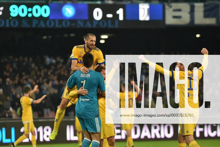 Foto IPP Felice De Martino Napoli 01 12 2017 Calcio Campionato italiano serie A 2017 2018 Napoli - Juventus Nella foto: gianluigi buffon, claudio marchisio giorgio chiellini e andrea barzagli festeggiano la vittoria Italy Photo Press World Copyright 0