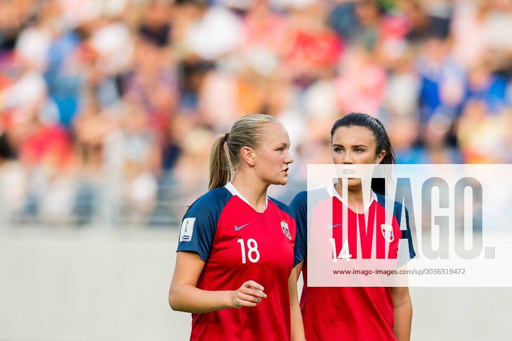 Frida Maanum and Ingrid Syrstad Engen of Norway during the FIFA Women s World Cup Qualifier match between Norway and Netherlands on September 4, 2018 in Oslo. Photo: Vegard Wivestad Gr¿tt BILDBYRN kod VG 170218
