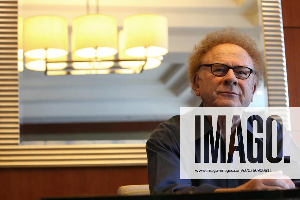 American singer Art Garfunkel in Seoul American singer Art Garfunkel in Seoul American singer Art Garfunkel poses for a photo during a publicity event in Seoul on Feb. 12, 2015. His concert is scheduled to be held in Seoul on Feb. 14. (Yonhap) 2015-02-12 14:59:38 < 1980-2015 YONHAPNEWS AGENCY. .> ¼­¿ï ¼­¿ï