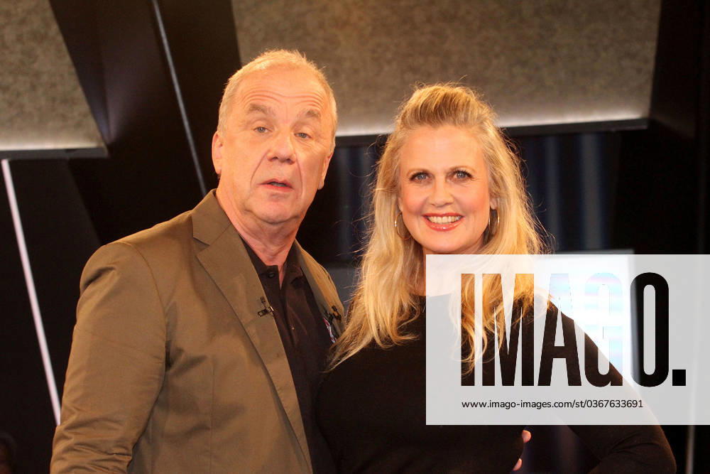 Hubertus Meyer-Burckhardt und Barbara Schoeneberger bei der NDR Talk Show am 24.11.2023 in Hamburg NDR Talk Show am 24.11.2023 in Hamburg