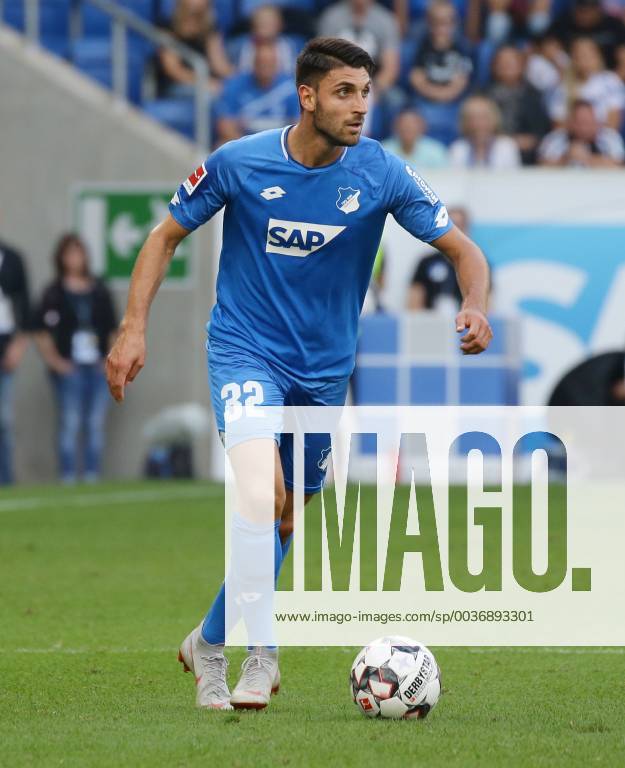 Sinsheim , Fußball Bundesliga TSG Hoffenheim vs. Eintracht Frankfurt , Vincenzo Grifo ( Hoff ) DFL REGULATIONS PROHIBIT ANY USE OF PHOTOGRAPHS AS IMAGE SEQUENCES AND OR QUASI-VIDEO. Gemvßv¸ den Vorgaben der DFL Deutsche Fuv¸ball Liga ist es untersagt, in dem Stadion und oder vom Spiel angefertigte Fotoaufnahmen in Form von Sequenzbildern und oder videovßhnlichen Fotostrecken zu verwerten bzw. verwerten zu lassen.