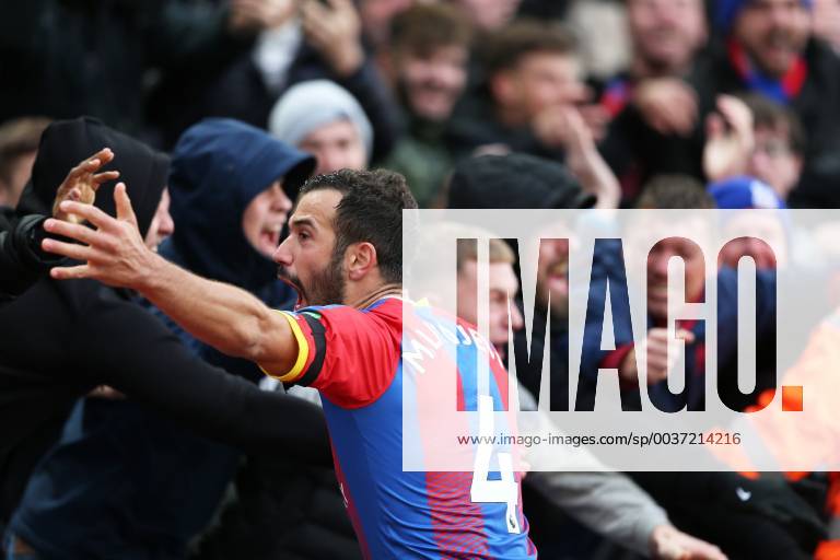 28th October 2018, Selhurst Park, London, England; EPL Premier League football, Crystal Palace versus Arsenal; Luka Milivojevic of Crystal Palace celebrates after scoring from a penalty in the 83rd minute to make it 2-2 ActionPlus12074472 JohnxPatrickxFletcher