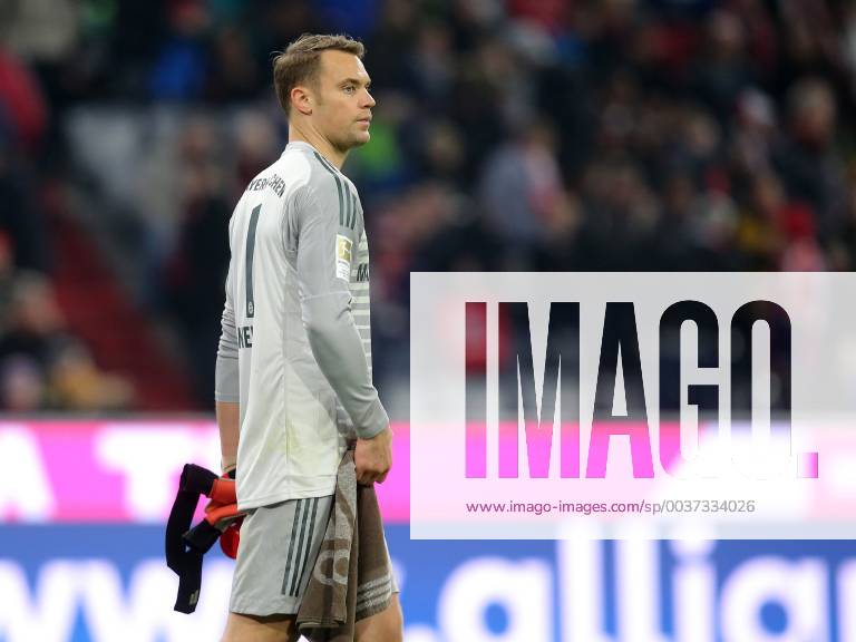 Torwart Manuel Neuer (FC Bayern Muenchen 1) nach dem 1:1, FC Bayern Muenchen vs. SC Freiburg, DFL regulations prohibit any use of photographs as image sequences and or quasi-video: Langer Eibner-Pressefoto FC Bayern Muenchen vs. SC Freiburg, 1.Bundesliga, Fussball, 03.11.2018 Muenchen