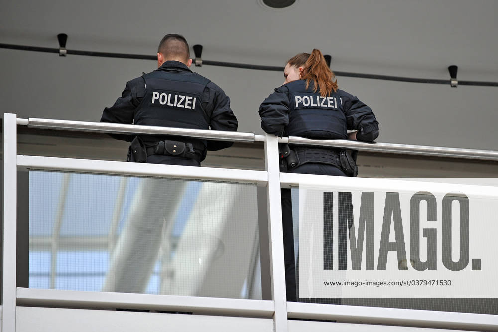 Frankfurter Buchmesse 2023. Polizeipräsenz am 18.10.2023 auf der Frankfurter Buchmesse. 20231018MWI105341