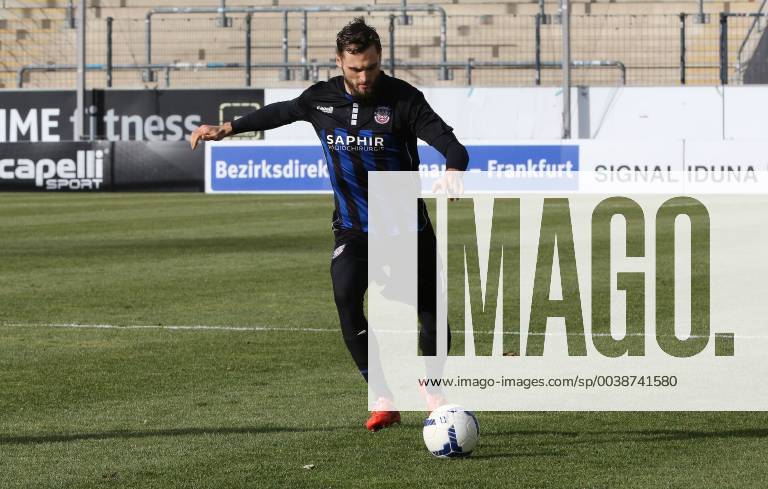 Frankfurt am Main , PSD Bank Arena am Bornheimer Hang Regionalliga Süd Saison 2018 2019 Testspiel FSV Frankfurt gegen Viktoria Aschaffenburg Robert Schick (15, FSV Frankfurt)