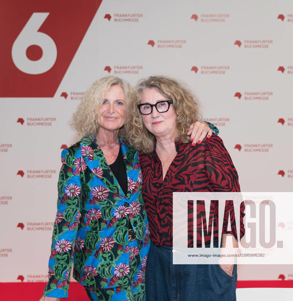 FRANKFURT AM MAIN, Germany - October 20 2023: Susanne Fröhlich und Constanze Kleis auf der 75. Frankfurter Buchmesse FRANKFURT AM MAIN, Germany - October 20 2023: Susanne Fröhlich und Constanze Kleis auf der 75. Frankfurter Buchmesse