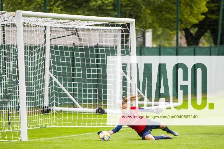Goalkeeper Cecilie Haustaker Fiskerstrand of Norway during a training session on June 5, 2019 in Reims. Photo: Fredrik Varfjell BILDBYRAN kod FV 150252