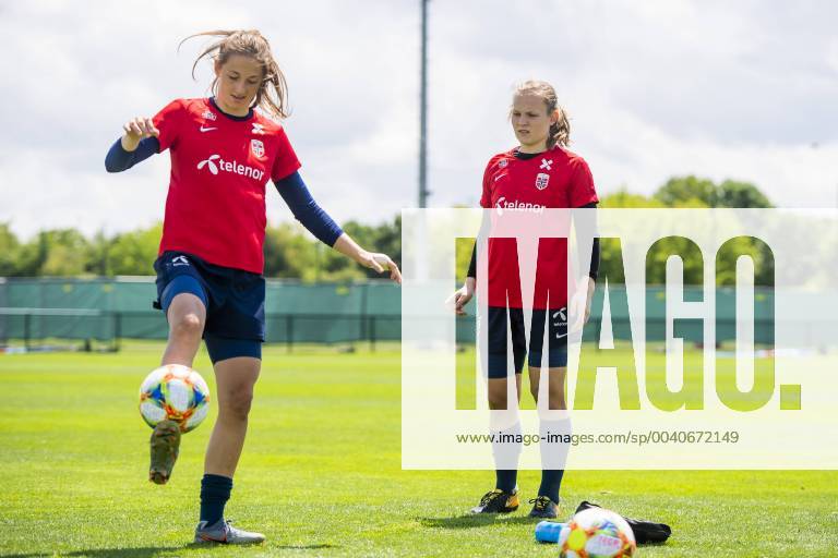 Goalkeeper Cecilie Haustaker Fiskerstrand and goalkeeper Oda Maria Hove Bogstad of Norway during a training session on June 5, 2019 in Reims. Photo: Fredrik Varfjell BILDBYRAN kod FV 150253
