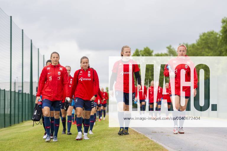 Goalkeeper Cecilie Haustaker Fiskerstrand, Guro Reiten, goalkeeper Oda Maria Hove Bogstad and Therese Sessy Asland of Norway ahead of a training session on June 5, 2019 in Reims. Photo: Fredrik Varfjell BILDBYRAN kod FV 150253
