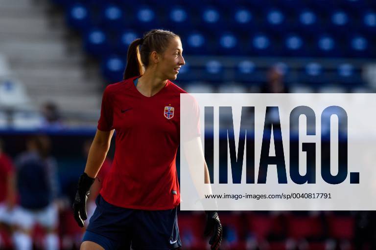 Goalkeeper Cecilie Haustaker Fiskerstrand of Norway during warm up ahead of the FIFA Women s World Cup match between South Korea and Norway on June 17, 2019 in Reims. Photo: Fredrik Varfjell BILDBYRAN kod FV 150266 bbeng fotball fotboll football women dam kvinner norge norway South Korea Republic of Korea Sor-Korea Republikken Korea Frankrike France VM VM 2019 Verdensmesterskap FIFA Women s World Cup 2019 sydkorea
