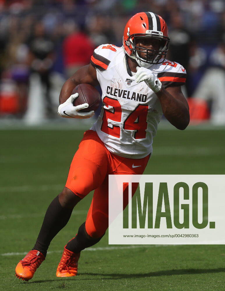 NFL, American Football Herren, USA 2019: Browns vs Ravens SEP 29, Cleveland Browns RB Nick Chubb (24) in action during a game against the Baltimore Ravens at M&T Bank Stadium in Baltimore, Maryland on September 29, 2019. Photo Mike Buscher Cal Media Sipa USA(Credit Image: © Mike Buscher Cal Sport Media Sipa USA CSM Sipa USA) NO ARCHIVING, , NO USE IN BOOKS WITHOUT CONSENT Baltimore MD United States