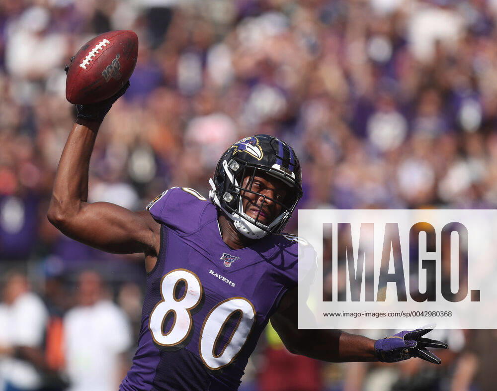 NFL, American Football Herren, USA 2019: Browns vs Ravens SEP 29, Baltimore Ravens WR Miles Boykin (80) spikes the football after catching a touchdown pass in the second quarter of a game against the Cleveland Browns at M&T Bank Stadium in Baltimore, Maryland on September 29, 2019. Photo Mike Buscher Cal Media Sipa USA(Credit Image: © Mike Buscher Cal Sport Media Sipa USA CSM Sipa USA) NO ARCHIVING, , NO USE IN BOOKS WITHOUT CONSENT Baltimore MD United States