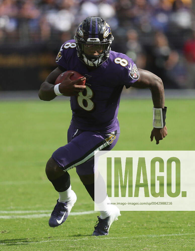 NFL, American Football Herren, USA 2019: Browns vs Ravens SEP 29, Baltimore Ravens QB Lamar Jackson (8) in action during a game against the Cleveland Browns at M&T Bank Stadium in Baltimore, Maryland on September 29, 2019. Photo Mike Buscher Cal Media Sipa USA(Credit Image: © Mike Buscher Cal Sport Media Sipa USA CSM Sipa USA) NO ARCHIVING, , NO USE IN BOOKS WITHOUT CONSENT Baltimore MD United States