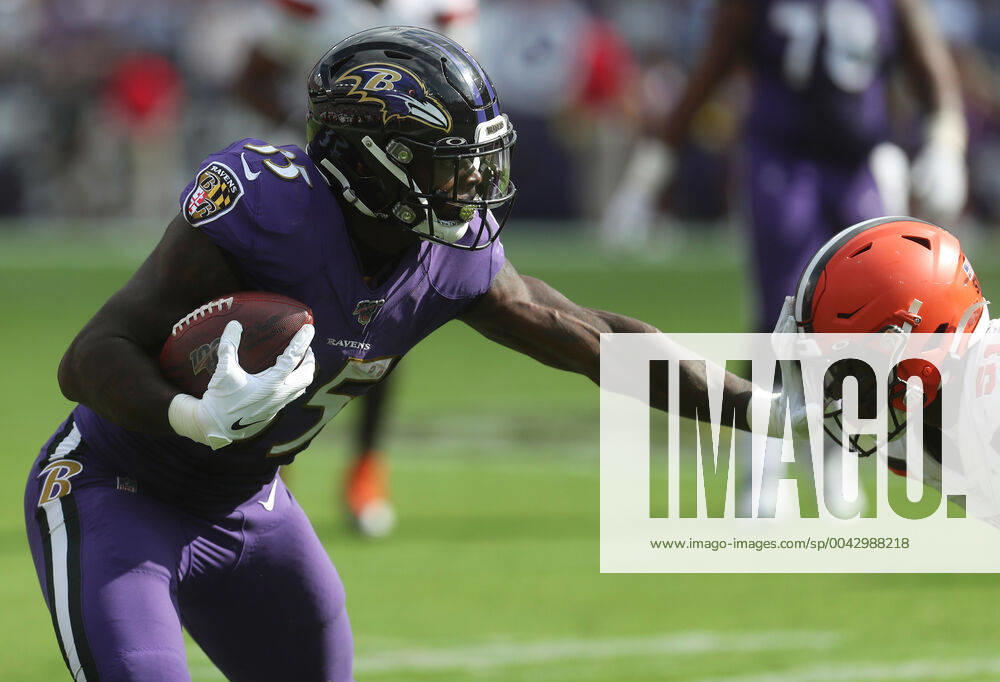 NFL, American Football Herren, USA 2019: Browns vs Ravens SEP 29, Baltimore Ravens RB Gus Edwards (35) in action during a game against the Cleveland Browns at M&T Bank Stadium in Baltimore, Maryland on September 29, 2019. Photo Mike Buscher Cal Media Sipa USA(Credit Image: © Mike Buscher Cal Sport Media Sipa USA CSM Sipa USA) NO ARCHIVING, , NO USE IN BOOKS WITHOUT CONSENT Baltimore MD United States