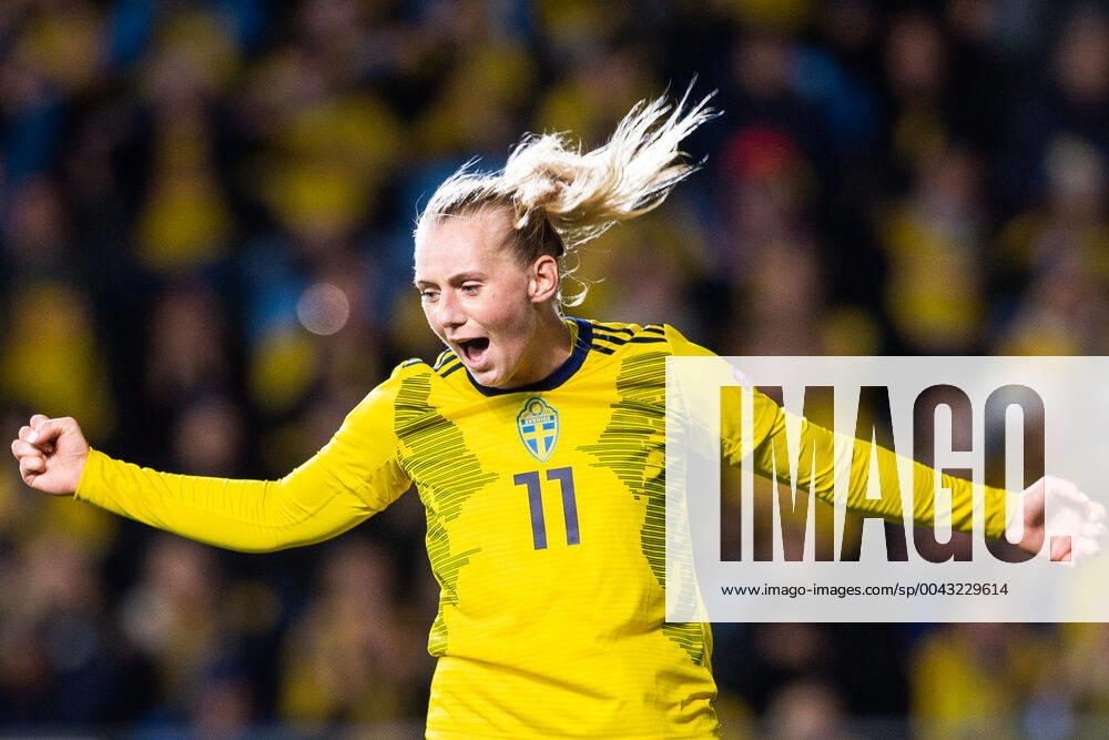 Stina Blackstenius of Sweden celebrates scoring 6-0 during the UEFA Women s EURO Qualifier, EM, Europameisterschaft football match between Sweden and Slovakia on October 8, 2019 in Gothenburg. Photo: Daniel Stiller Bildbyran kod DS 59396 bbeng fotboll football fotball soccer dam women kvinner euro qualifier qualification em-kval kval em slovakien sverige sweden slovakia jubel