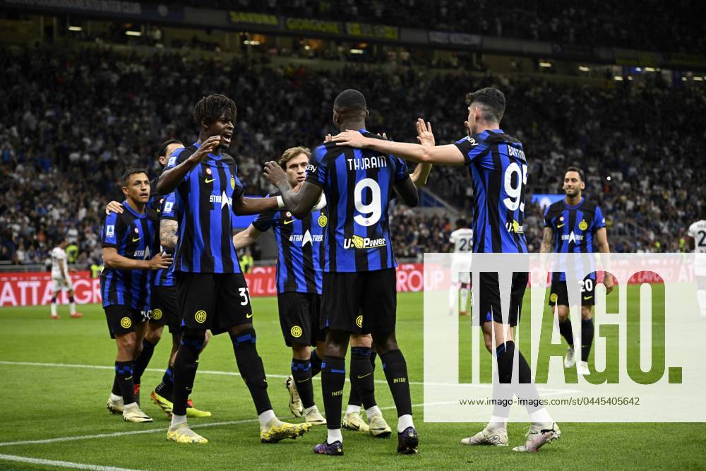 Foto IPP Paolo Bona Milano 14 04 2024 Campionato Serie A di Calcio stagione 2023 2024 partita Inter-Cagliari Nella foto Marcus Thuram esulta con i compagni dopo il gol del 1-0 Italy Photo Press Worldwide Copyright