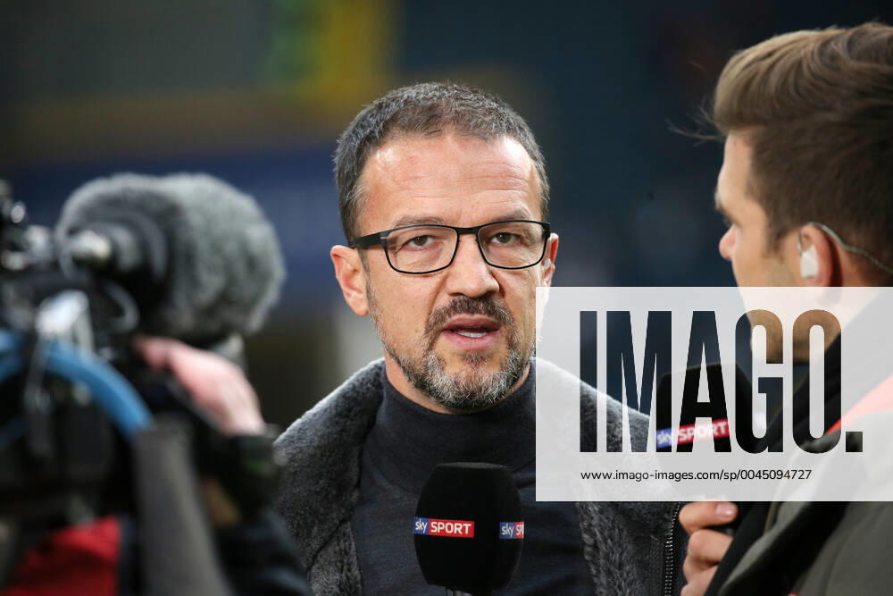 Fredi Bobic Vorstand, Eintracht Frankfurt), Fussball, 1. Bundesliga: Eintracht Frankfurt - VfL Wolfsburg, 12. Spieltag am 23.11.2019, Saison 2019 20, ZmdZ, sge, ** Gemäß den Vorgaben der DFL Deutsche Fußball Liga ist es untersagt, in dem Stadion und oder vom Spiel angefertigte Fotoaufnahmen in Form von Sequenzbildern und oder videoähnlichen Fotostrecken zu verwerten bzw. verwerten zu lassen. DFL regulations prohibit any use of photographs as image sequences and or quasi-video. ** Eintracht Frankfurt - VfL Wolfsburg