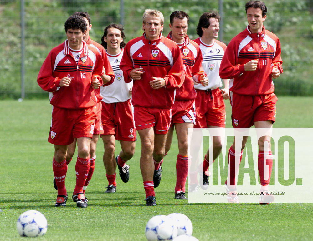 VfB Stuttgart Training v.l. Krassimir Balakov, Jürgen Klinsmann, Kai Oswald, Fredi Bobic Foto Rudel VfB Stuttgart Training v.l. Krassimir Balakov, Jürgen Klinsmann, Kai Oswald, Fredi Bobic Foto Rudel