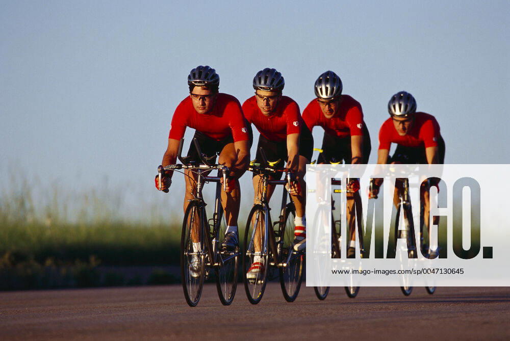 Cycling Road cycling, Rad, Radsport, Strasse team in action. ,model released, Symbolfoto