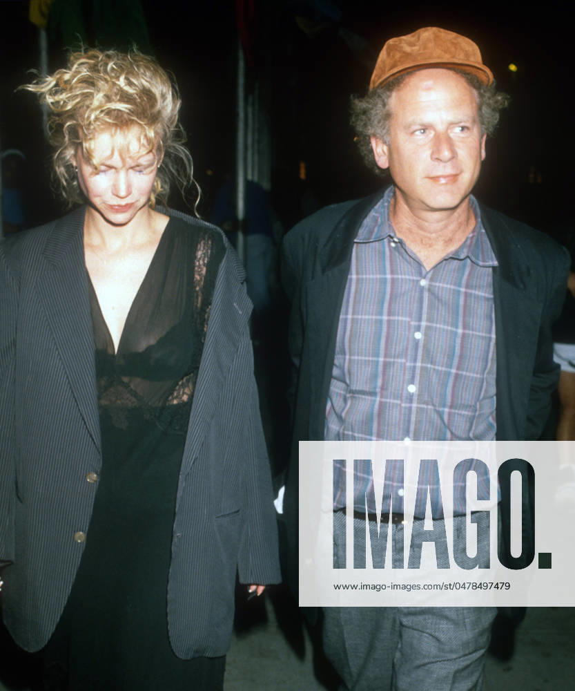 Art Garfunkel, wife Kim,1980s Art Garfunkel, wife Kim,1980s, Photo By Michael Ferguson PHOTOlink