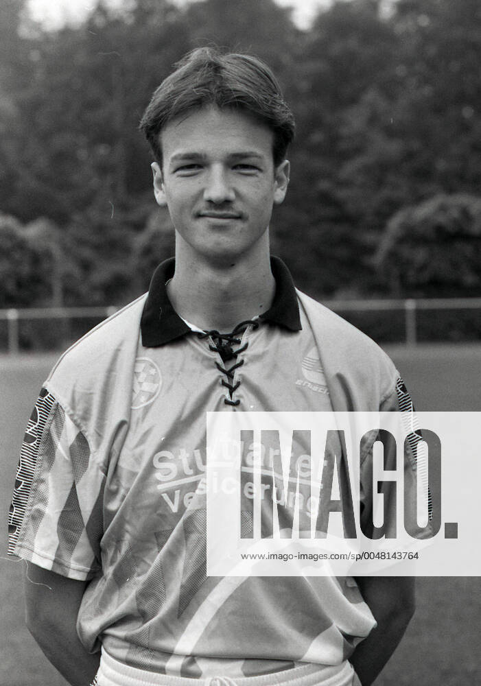 Stuttgarter Kickers Fototermin Deutschland, Stuttgart, 02.07.92, Fussball, Stuttgarter Kickers, Fototermin Saison 1992 1993: Fredi Bobic.
