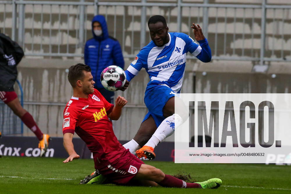 Fussball 2.Bundesliga SV Darmstadt 98 - SSV Jahn Regensburg emonline v.l.,