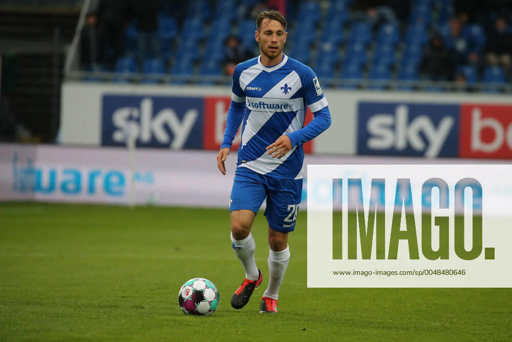Fussball 2.Bundesliga SV Darmstadt 98 - SSV Jahn Regensburg emonline v.l.,