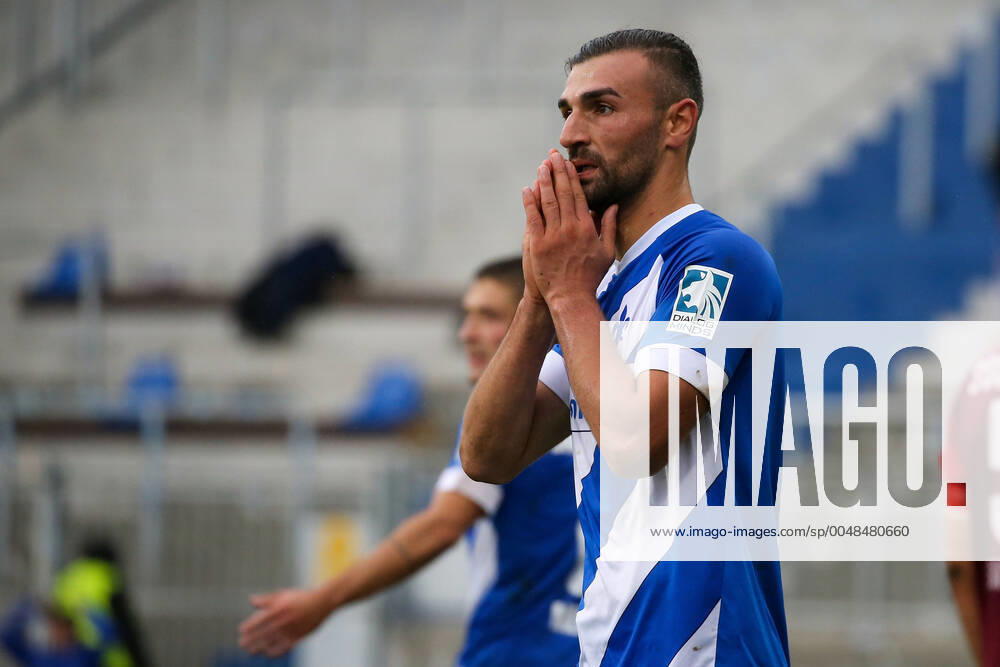 Fussball 2.Bundesliga SV Darmstadt 98 - SSV Jahn Regensburg emonline v.l., Serdar Dursun (SV Darmstadt 98), enttaeuscht, enttaeuscht schauend, dissapointed, traurig, frustriert, frust, gefrustet