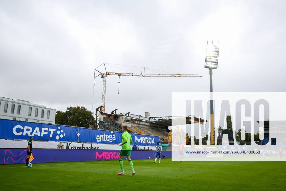 Fussball 2.Bundesliga SV Darmstadt 98 - SSV Jahn Regensburg emonline v.l., Baustelle Haupttribüne