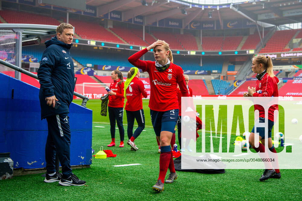 Julie Blakstad of the Norwegian women?s national football team during a training session on October 21, 2020 in Oslo. Photo: Vegard Wivestad Grott BILDBYRAN kod VG VG0060 bbeng fotboll football fotball soccer UEFA EURO, EM, Europameisterschaft,Fussball Qualifier, EM, Europameisterschaft em-kvalifisering kvinner em-kvalik em-kval norge norway dam trening träning training