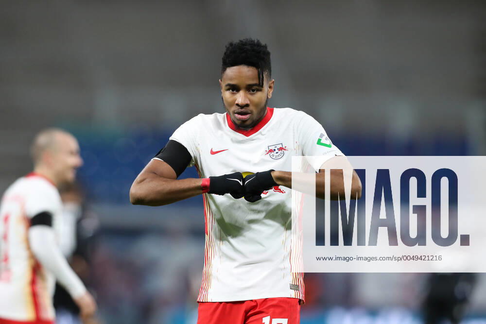 Torjubel - Torschuetze Christopher Nkunku (RB Leipzig,18) trifft zum 2-0 - 1 Fussball Bundesliga Saison 2020-2021 Punktspiel RB Leipzig vs. Arminia Bielefeld in der Red Bull Arena in Leipzig - Aktion,Fussball,Deutschland,Mann,Männer